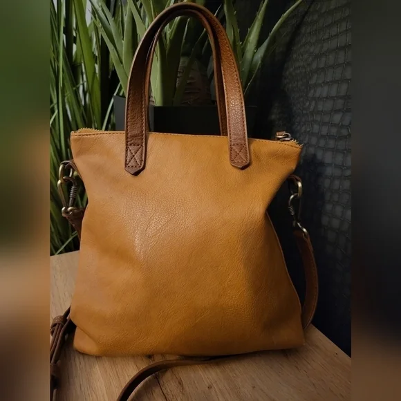 Antik Kraft Vegan Leather Crossbody Bag - Picture 2 of 4